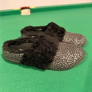 REVITALIGN Black and Gray Women's orthopedic Slippers